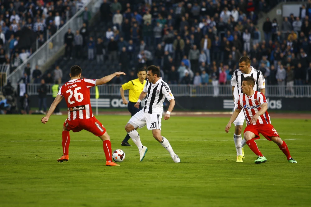 Partido de juego del Estrella Roja de Belgrado